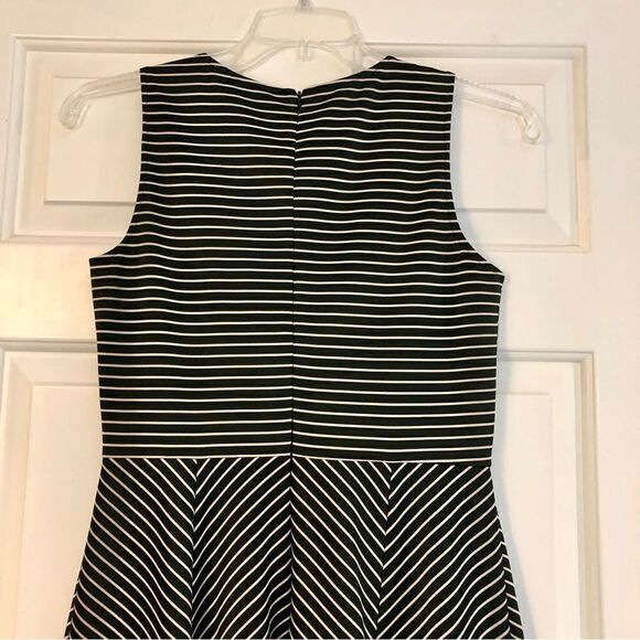 Danny and Nicole Stripped Black and White Dress Size 8 - Picture 4 of 10